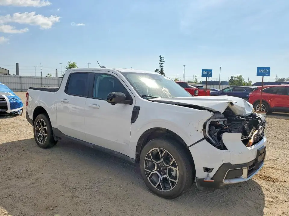 2025 FORD MAVERICK LARIAT  