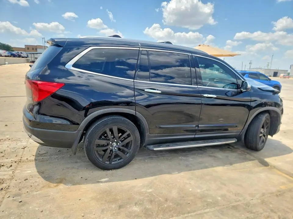 2017 HONDA PILOT ELITE  
