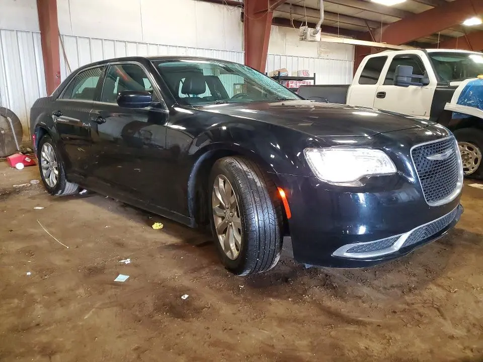 2017 CHRYSLER 300 LIMITED  