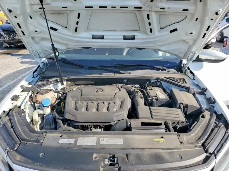 2018 VOLKSWAGEN PASSAT SE  