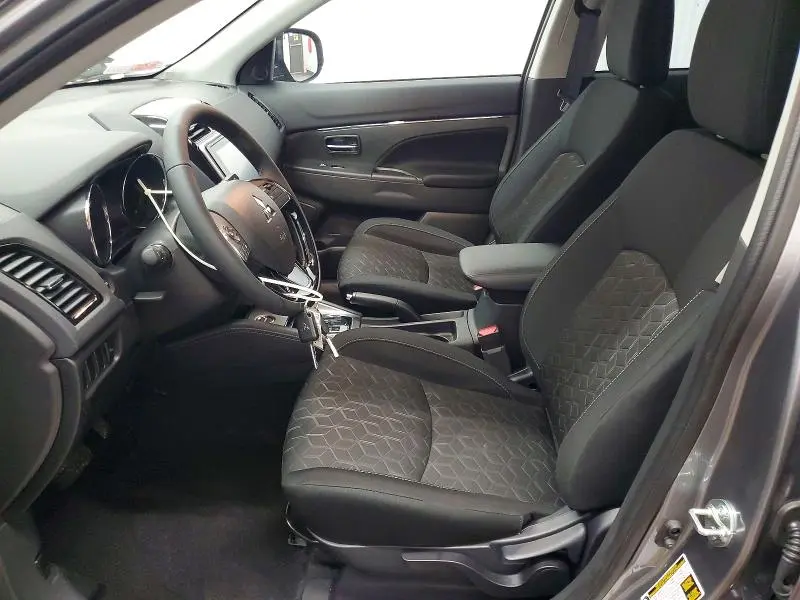 2026 MITSUBISHI RVR SE  