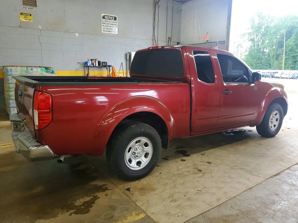 2014 NISSAN FRONTIER S  