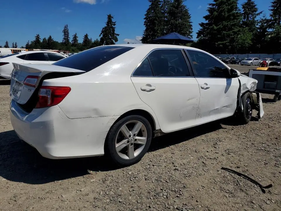 2014 TOYOTA CAMRY SE  