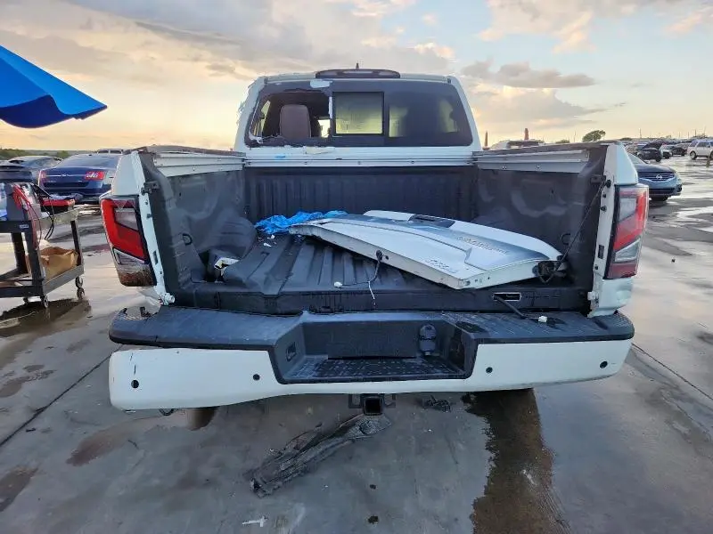 2023 NISSAN TITAN SV  