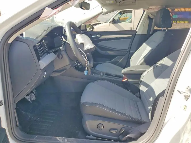 2025 VOLKSWAGEN JETTA SE  