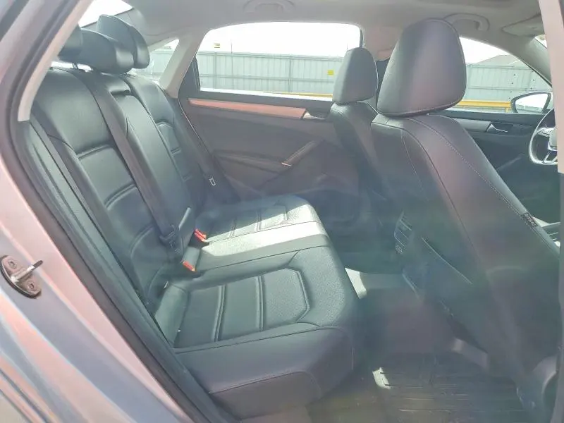 2021 VOLKSWAGEN PASSAT SE  