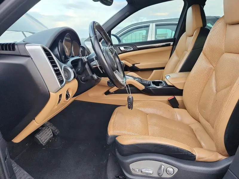 2017 PORSCHE CAYENNE   