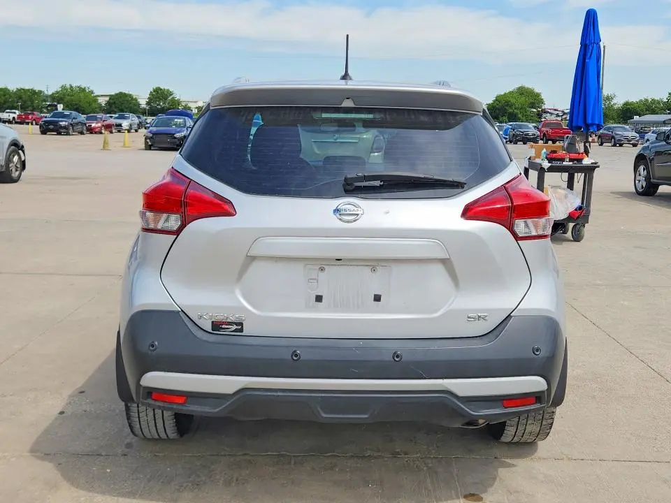 2020 NISSAN KICKS SR  
