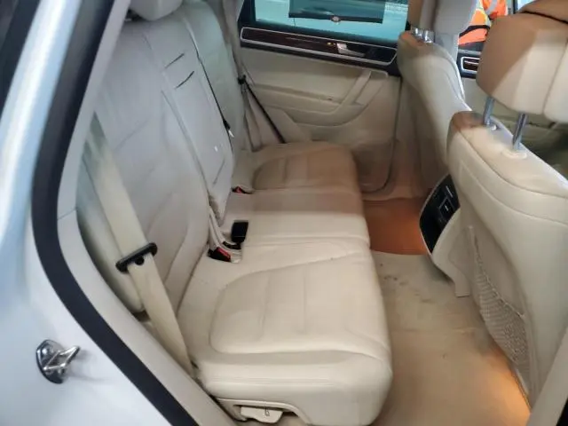 2013 VOLKSWAGEN TOUAREG V6  