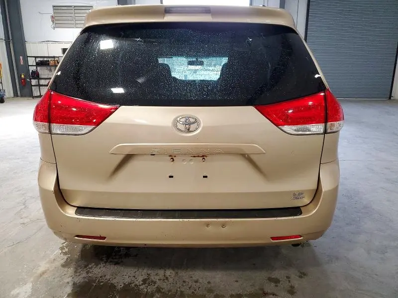 2011 TOYOTA SIENNA LE 7-PASSENGER  