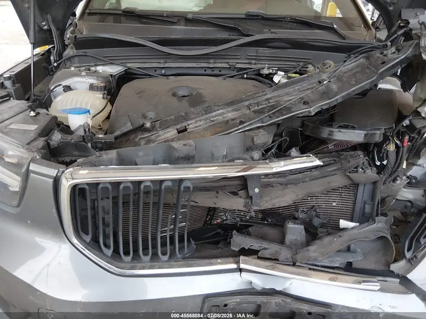 2019 VOLVO XC40 T5 MOMENTUM