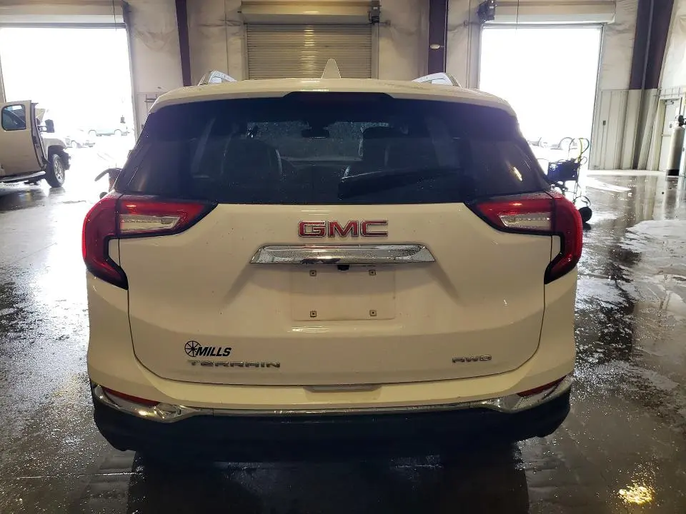 2023 GMC TERRAIN SLT  