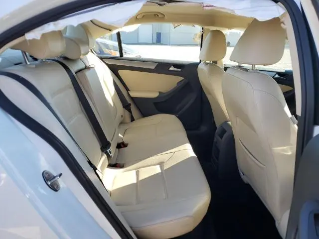 2017 VOLKSWAGEN JETTA SE  