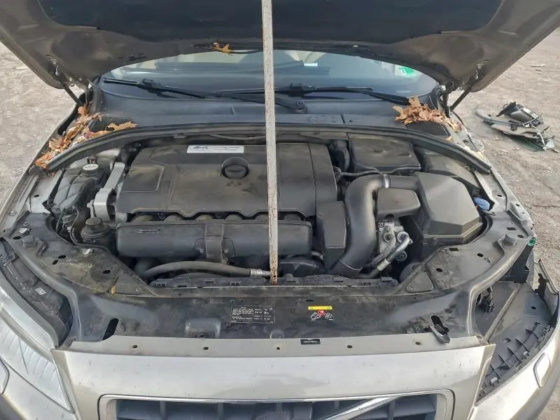 2012 VOLVO XC70 3.2  
