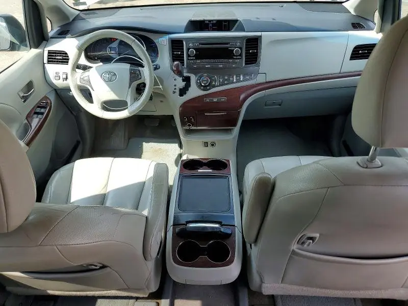 2013 TOYOTA SIENNA XLE 7-PASSENGER  