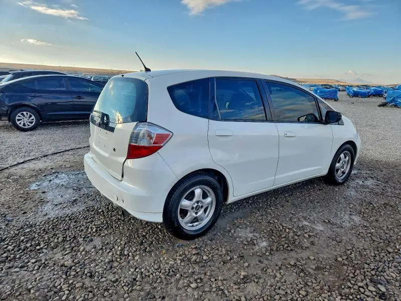 2010 HONDA FIT   