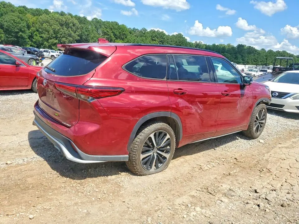 2021 TOYOTA HIGHLANDER XSE  