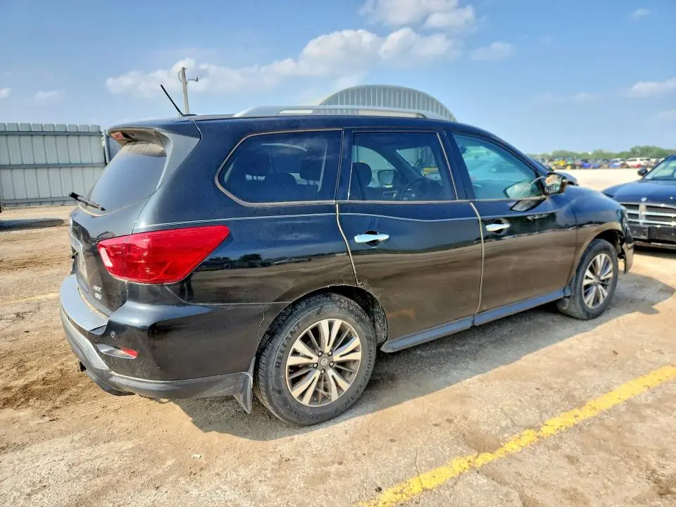 2017 NISSAN PATHFINDER SV  