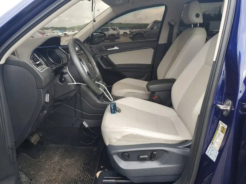 2021 VOLKSWAGEN TIGUAN SE  