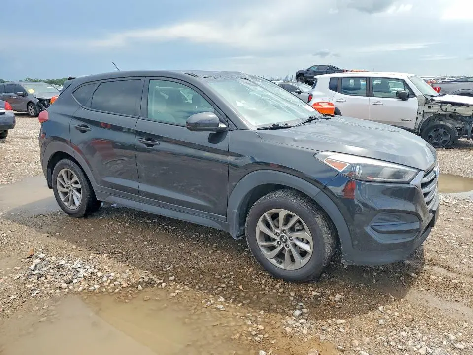 2018 HYUNDAI TUCSON SE  
