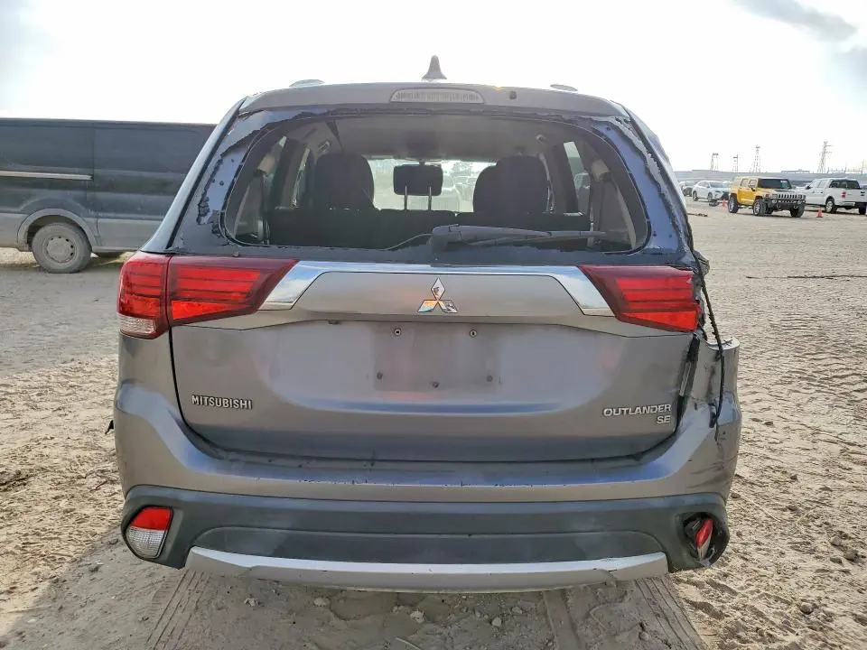 2018 MITSUBISHI OUTLANDER SE  