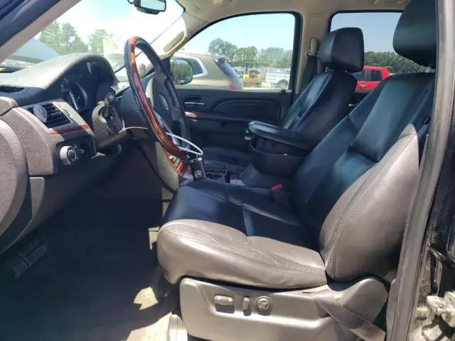 2010 CADILLAC ESCALADE   