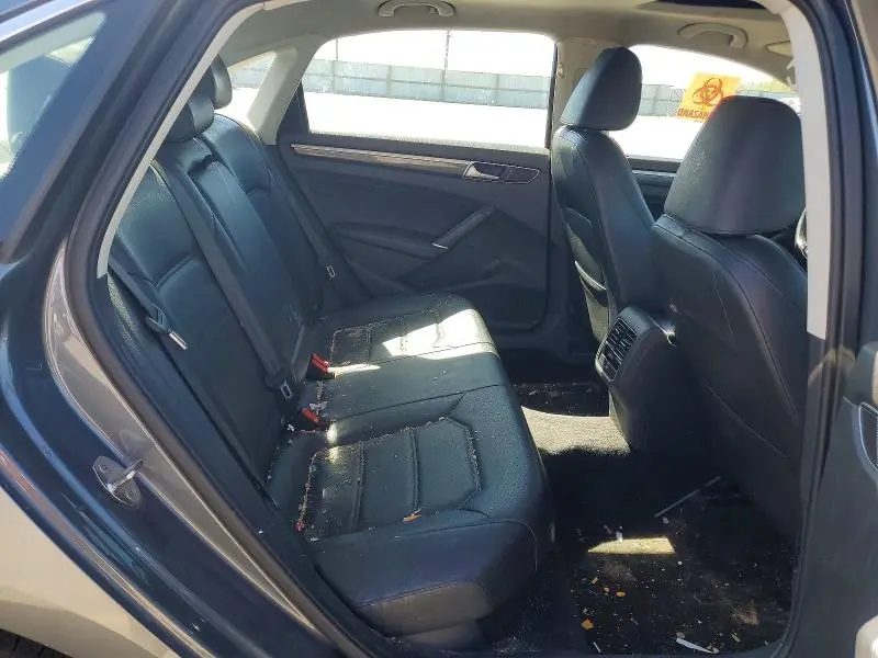2016 VOLKSWAGEN PASSAT SE  
