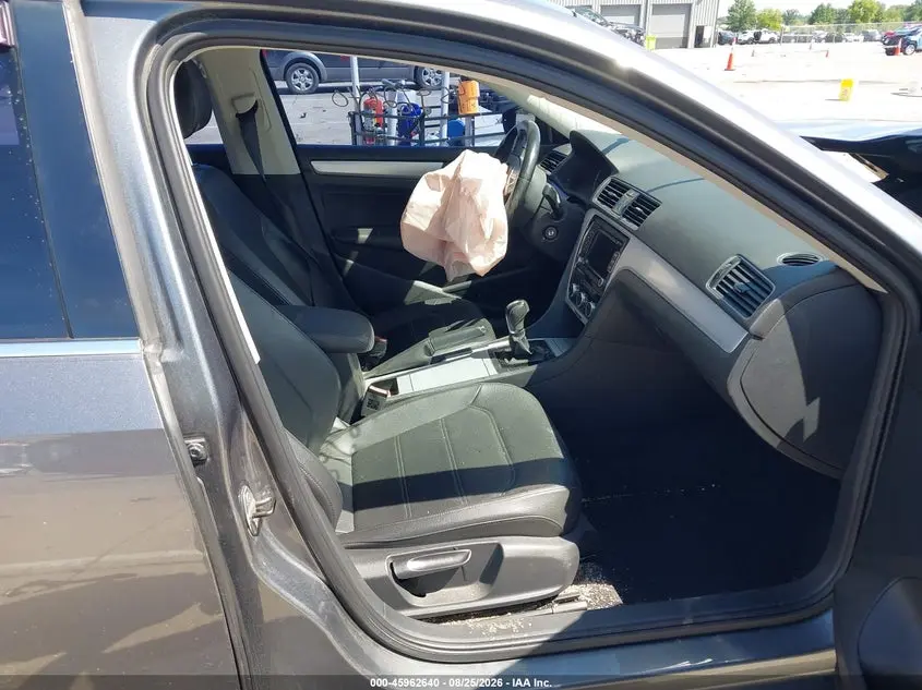 2012 VOLKSWAGEN PASSAT 2.5L SE