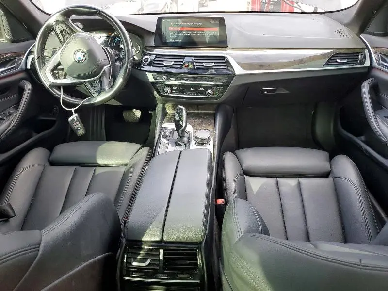 2019 BMW 530E   