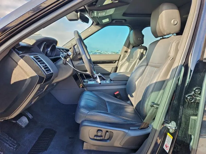 2019 LAND ROVER DISCOVERY SE  