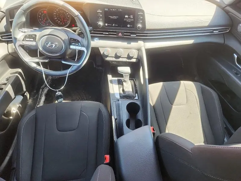 2022 HYUNDAI ELANTRA   