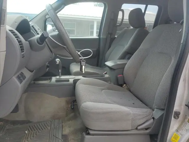 2011 NISSAN FRONTIER S  