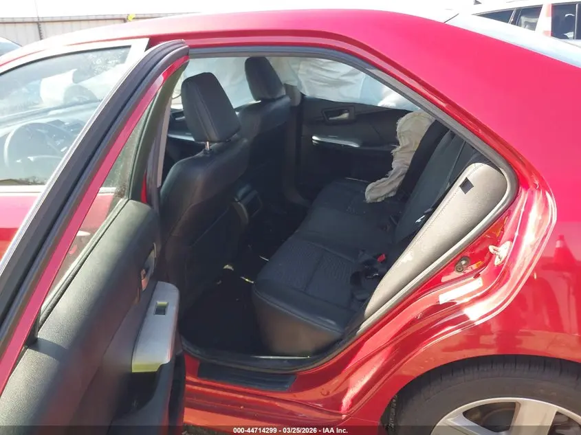 2014 TOYOTA CAMRY SE