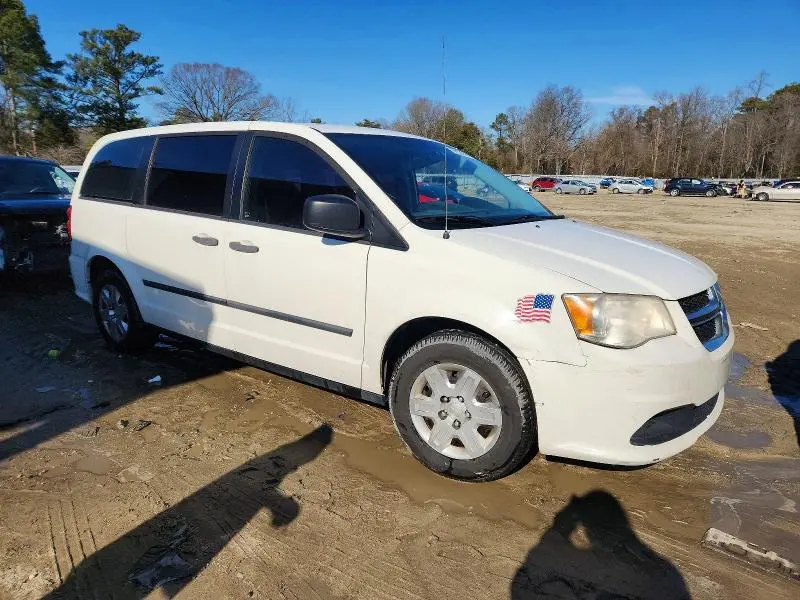 2013 DODGE GRAND CARAVAN SE  