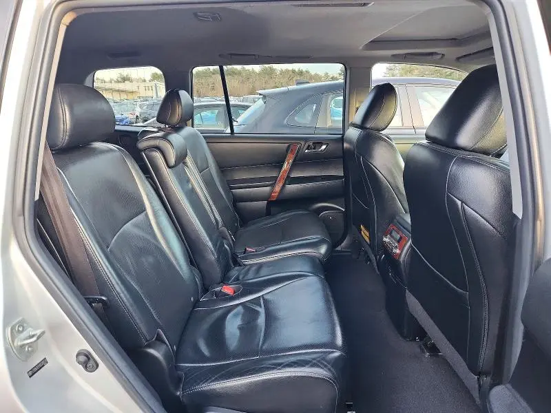 2013 TOYOTA HIGHLANDER LIMITED  