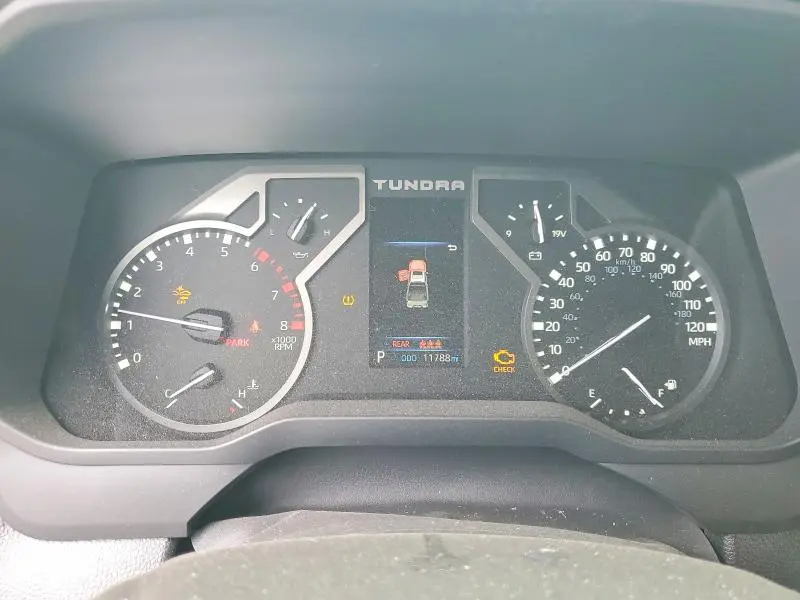 2025 TOYOTA TUNDRA SR5  