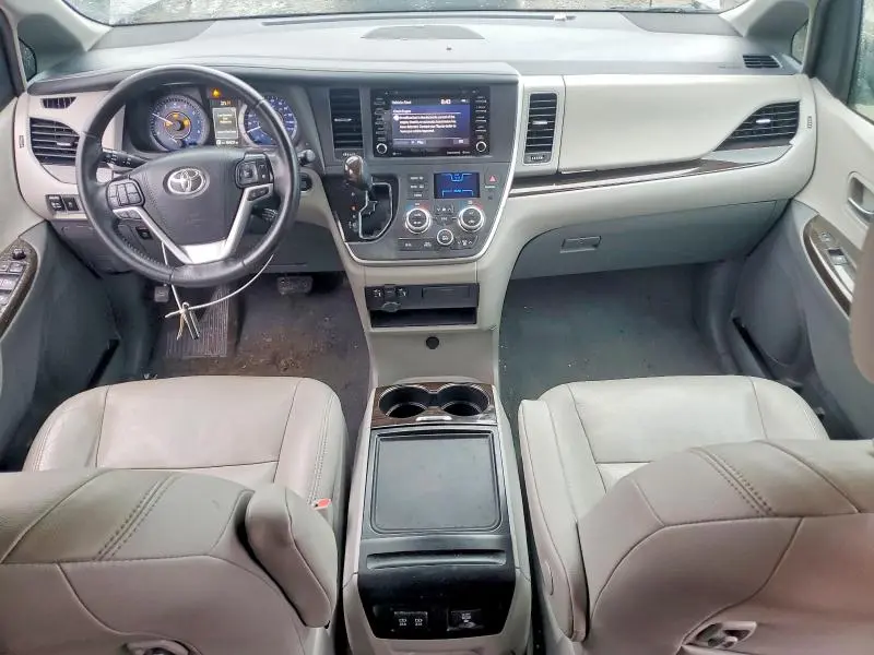 2020 TOYOTA SIENNA XLE 8-PASSENGER  