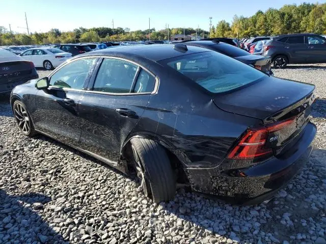 2020 VOLVO S60 T6 MOMENTUM  