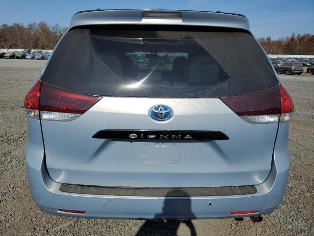 2013 TOYOTA SIENNA XLE