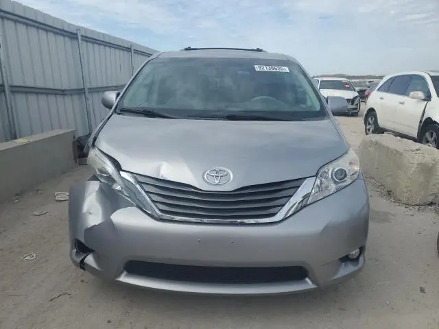 2012 TOYOTA SIENNA XLE  