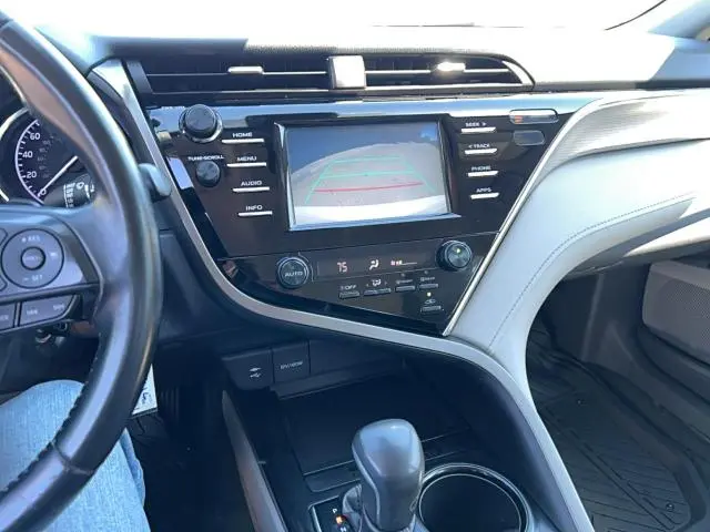2018 TOYOTA CAMRY SE  