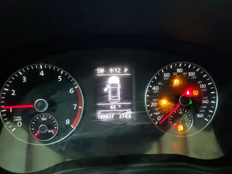 2015 VOLKSWAGEN PASSAT SE  
