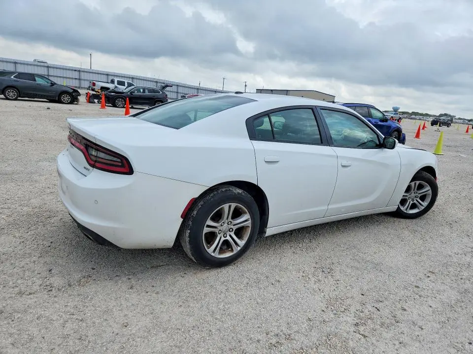 2018 DODGE CHARGER SXT  