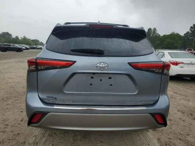 2022 TOYOTA HIGHLANDER PLATINUM  