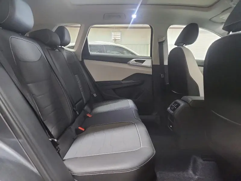 2025 VOLKSWAGEN TAOS SE  