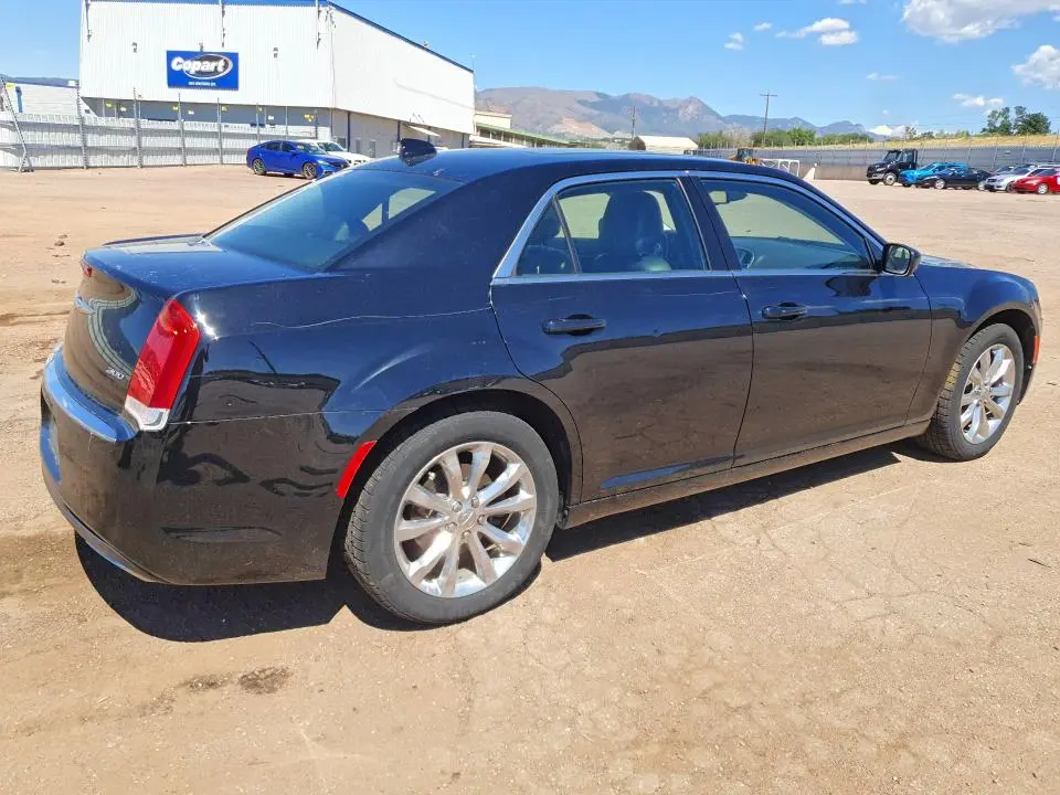 2018 CHRYSLER 300 TOURING  