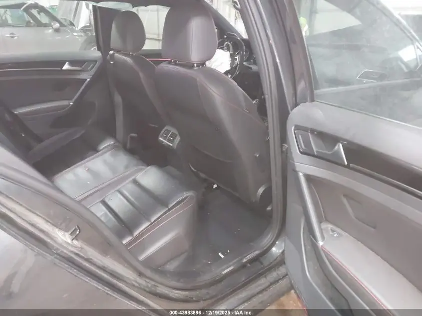 2015 VOLKSWAGEN GOLF GTI 2.0T AUTOBAHN 4-DOOR