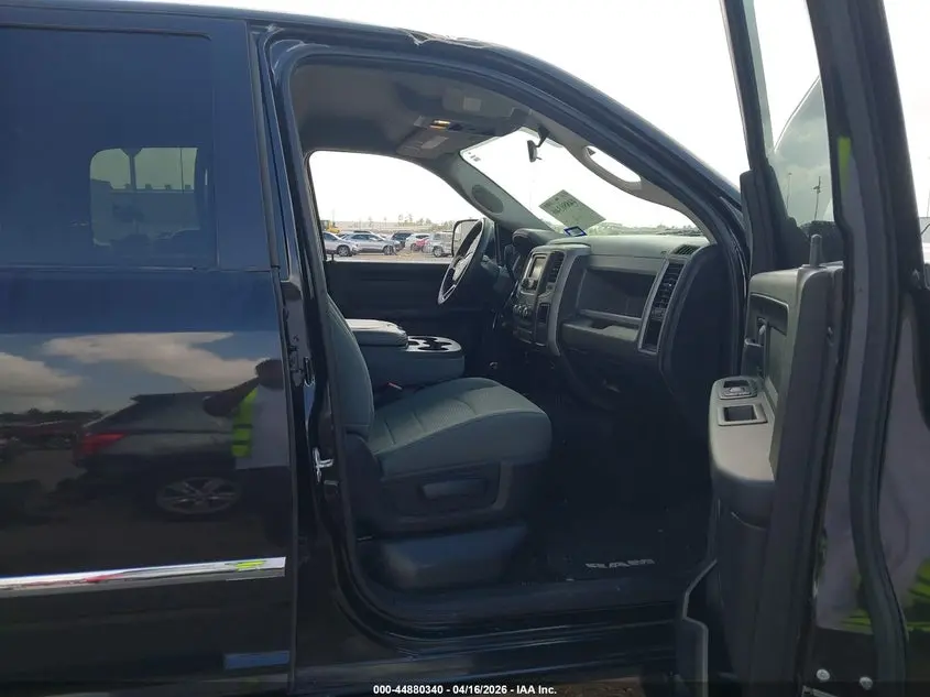 2017 RAM 2500 TRADESMAN  4X4 6'4 BOX