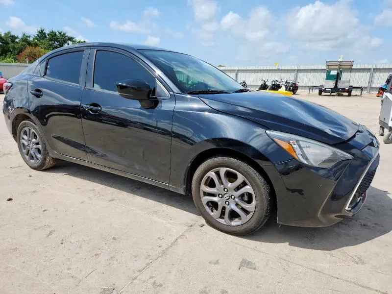 2019 TOYOTA YARIS L  