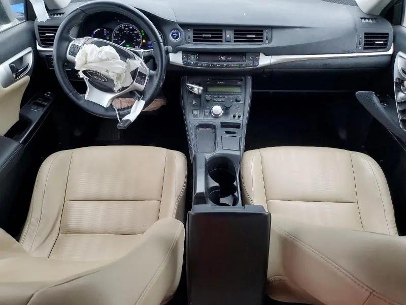 2011 LEXUS CT 200  
